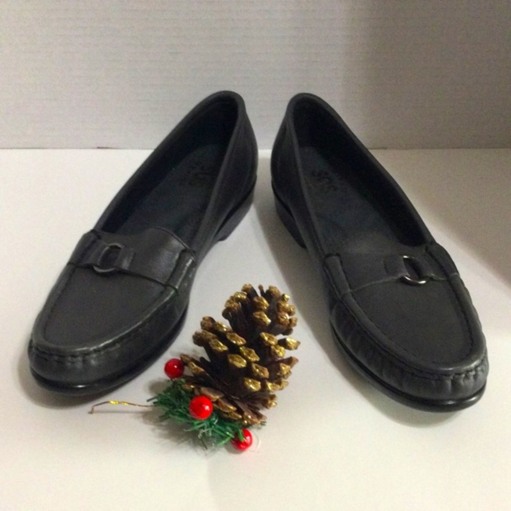 *SOLD*.SAS Women’s 8 SLIM Jewel Loafers  charcoal grey   Leather, tripad comfort